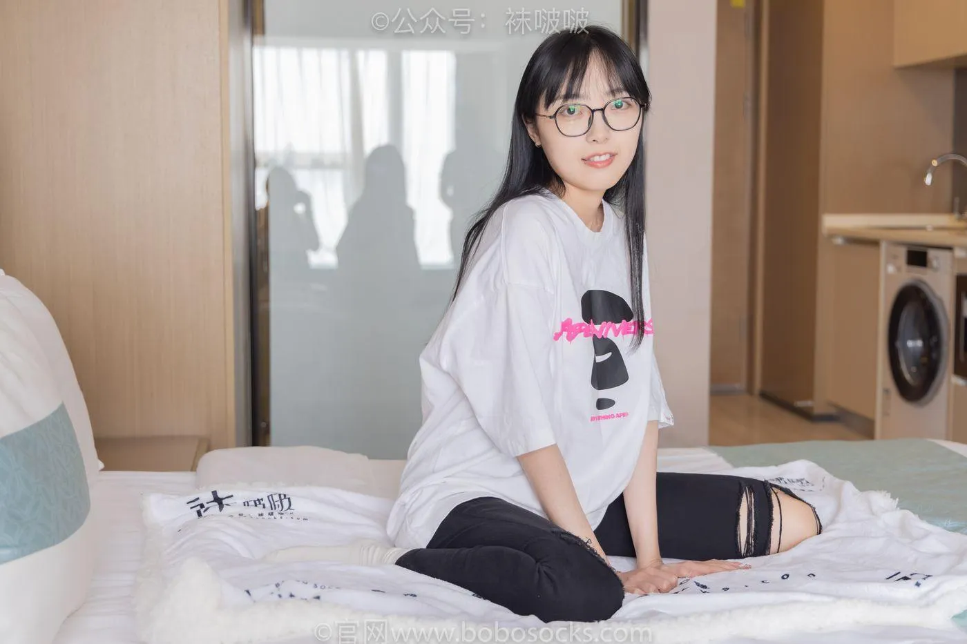 [BoBoSocks袜啵啵]NO.055 稚予-斯凯奇运动鞋、白棉袜、黑棉袜 [139P]插图